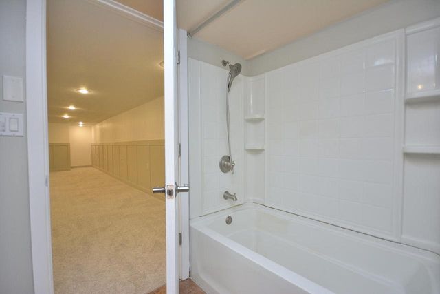 W164N5080 Lone Oak LANE, Menomonee Falls, WI 53051