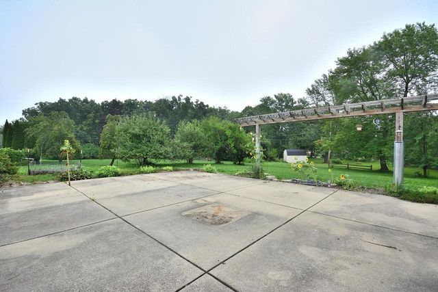 W164N5080 Lone Oak LANE, Menomonee Falls, WI 53051