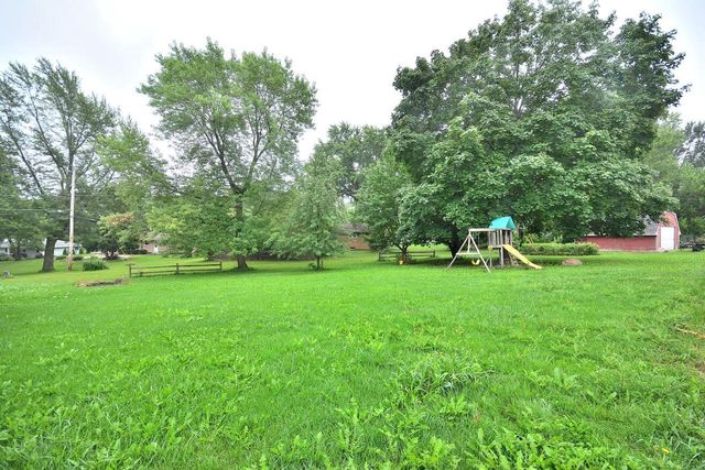 W164N5080 Lone Oak LANE, Menomonee Falls, WI 53051