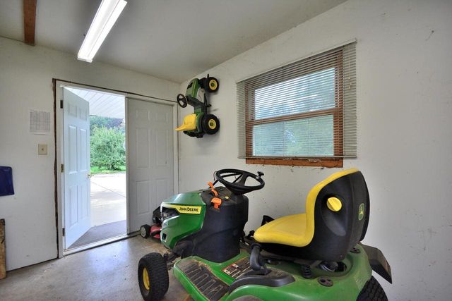 W164N5080 Lone Oak LANE, Menomonee Falls, WI 53051