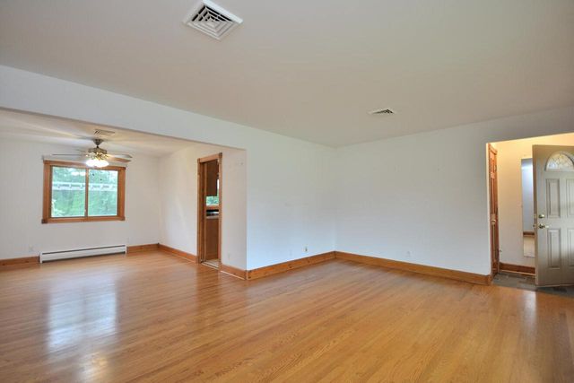 W164N5080 Lone Oak LANE, Menomonee Falls, WI 53051