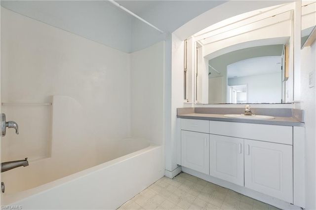 2017 NE 24th TER, Cape Coral, FL 33909