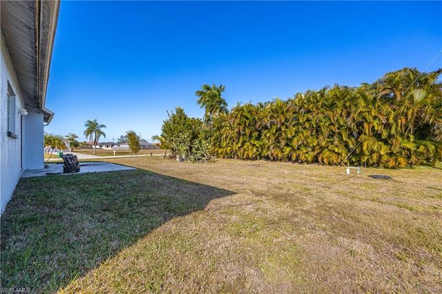 2017 NE 24th TER, Cape Coral, FL 33909
