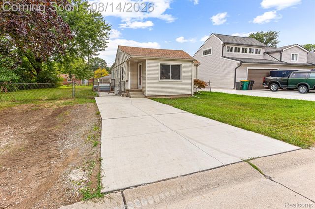 22655 Purdue Avenue, Farmington Hills, MI 48336