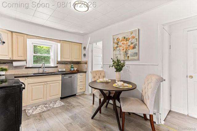 22655 Purdue Avenue, Farmington Hills, MI 48336
