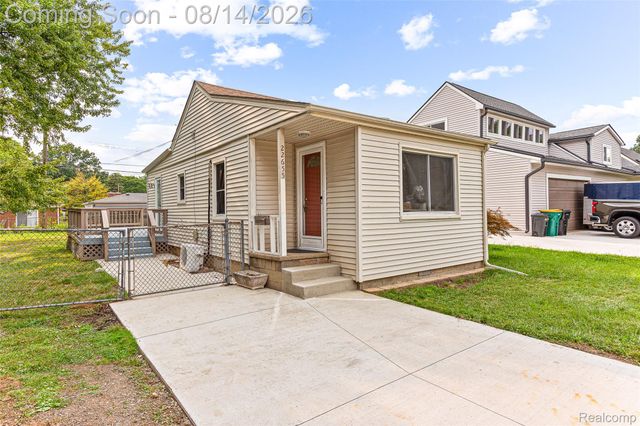 22655 Purdue Avenue, Farmington Hills, MI 48336