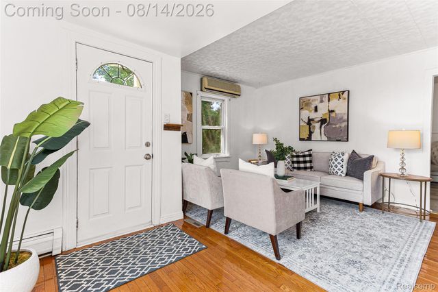 22655 Purdue Avenue, Farmington Hills, MI 48336