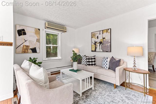 22655 Purdue Avenue, Farmington Hills, MI 48336