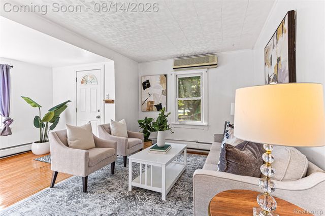 22655 Purdue Avenue, Farmington Hills, MI 48336