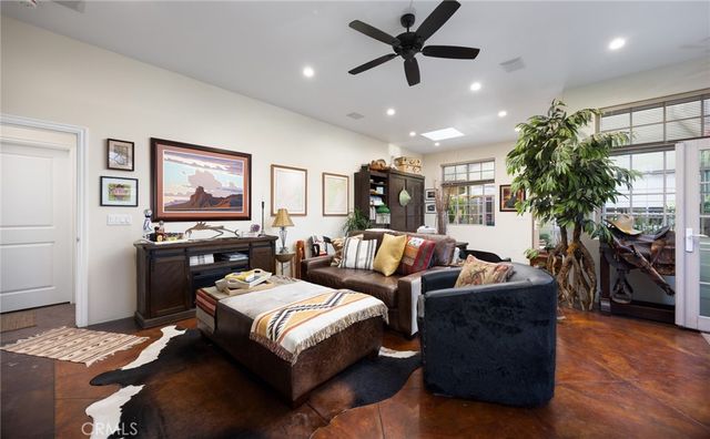 410 W 19th, Santa Ana, CA 92706