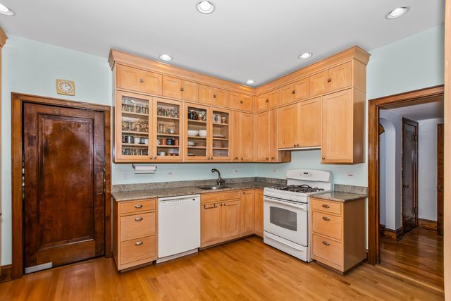 525 Wisner Street, Park Ridge, IL 60068