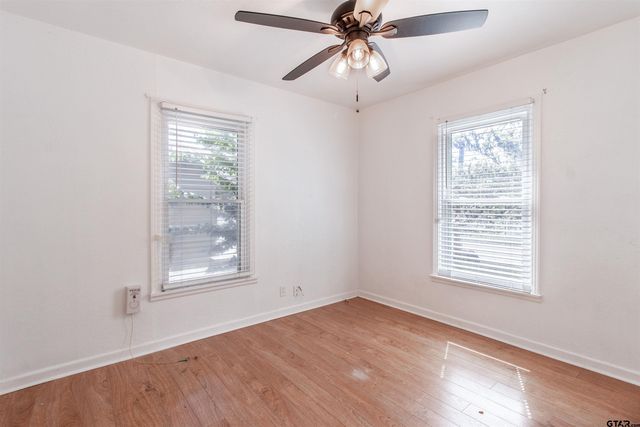 2216 Gish LN, Tyler, TX 75701