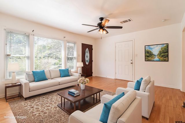 2216 Gish LN, Tyler, TX 75701