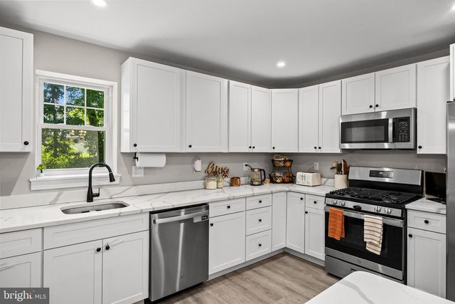 62 HIGGINS AVE, Clementon, NJ 08021