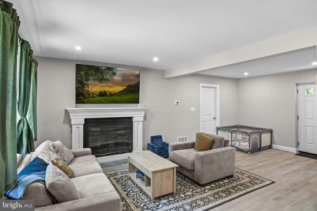 62 HIGGINS AVE, Clementon, NJ 08021