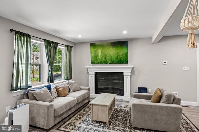 62 HIGGINS AVE, Clementon, NJ 08021