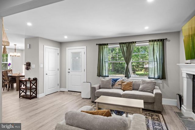 62 HIGGINS AVE, Clementon, NJ 08021