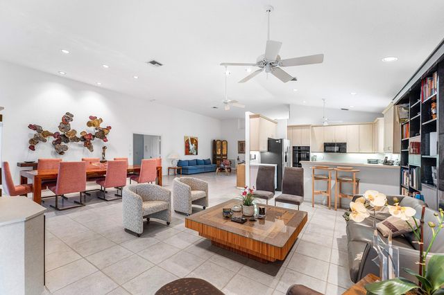 7707 NW 79th Street, Tamarac, FL 33321