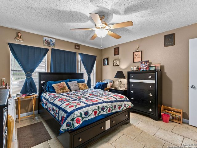 6831 Celes Meadow, Converse, TX 78109