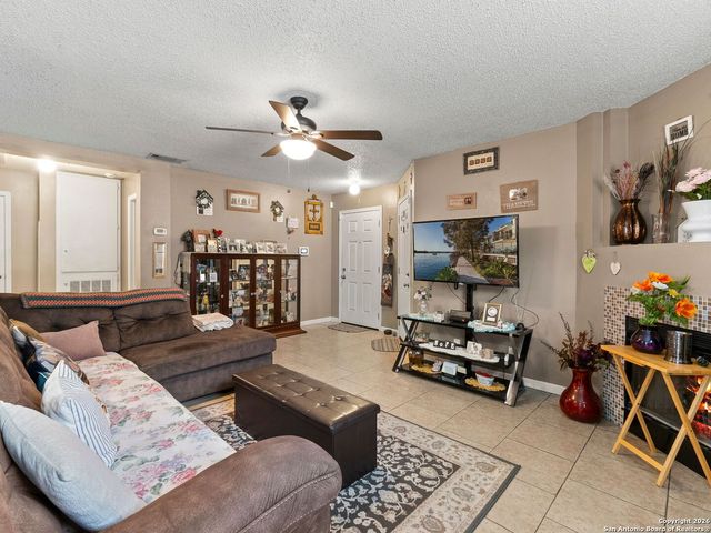 6831 Celes Meadow, Converse, TX 78109