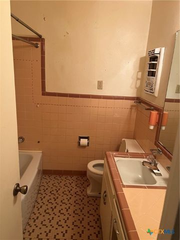 206 W Young, Temple, TX 76501