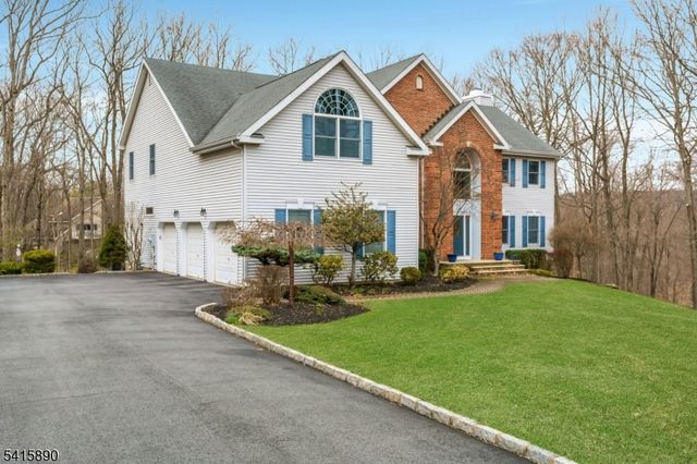 5 ADAMS COURT, Bridgewater Twp., NJ 08836