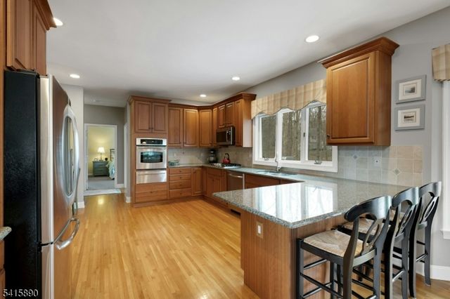 5 ADAMS COURT, Bridgewater Twp., NJ 08836