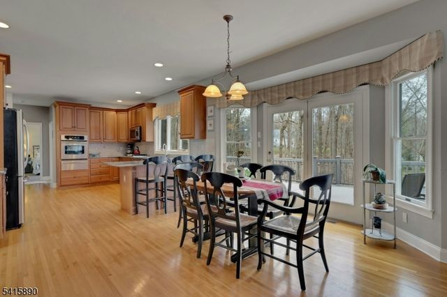 5 ADAMS COURT, Bridgewater Twp., NJ 08836