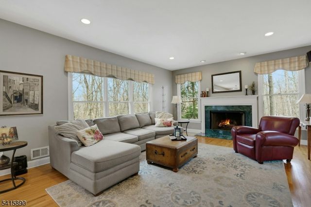 5 ADAMS COURT, Bridgewater Twp., NJ 08836