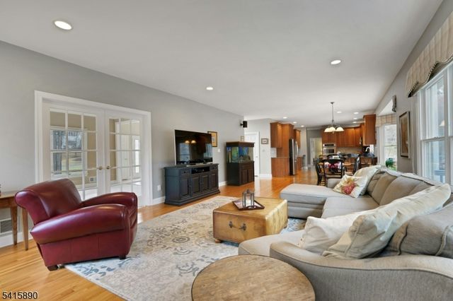 5 ADAMS COURT, Bridgewater Twp., NJ 08836