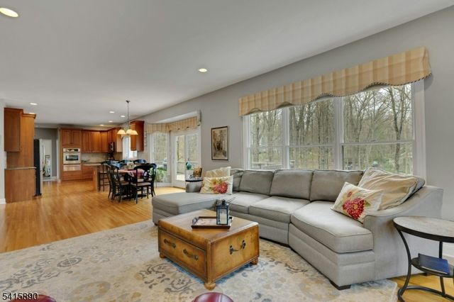 5 ADAMS COURT, Bridgewater Twp., NJ 08836