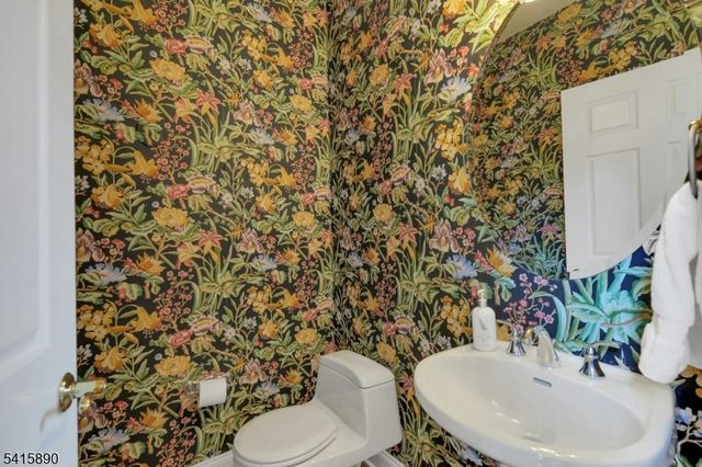 5 ADAMS COURT, Bridgewater Twp., NJ 08836