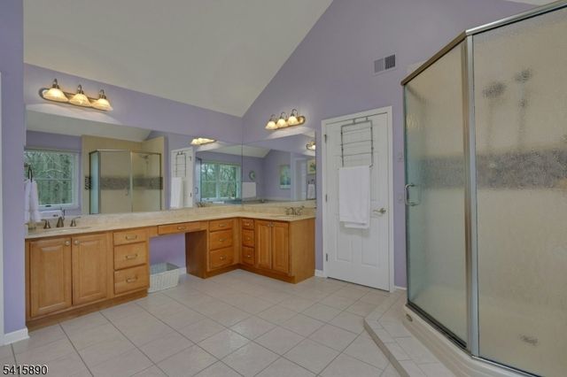 5 ADAMS COURT, Bridgewater Twp., NJ 08836