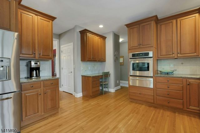 5 ADAMS COURT, Bridgewater Twp., NJ 08836