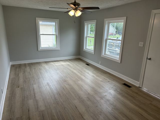 112 Eastland Ave, Lebanon, TN 37087