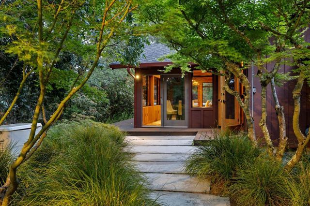 19 Preston Road, Woodside, CA 94062