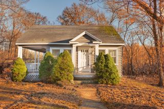 72 Pond St, Ashland, MA 01721