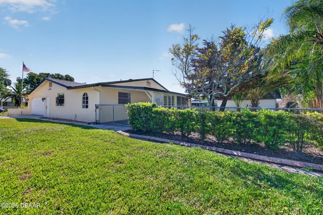 2300 Brian Avenue, South Daytona, FL 32119