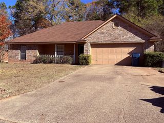3816 Shadow Bend Drive, Haughton, LA 71037