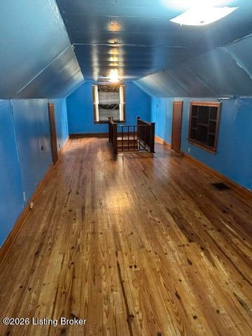 4609 Glen Rose Rd, Louisville, KY 40229