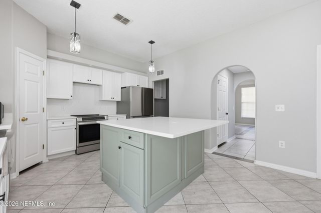 8912 SHINDLER CROSSING Drive, Jacksonville, FL 32222