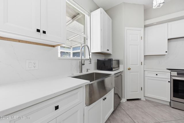 8912 SHINDLER CROSSING Drive, Jacksonville, FL 32222