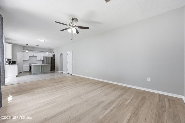 8912 SHINDLER CROSSING Drive, Jacksonville, FL 32222