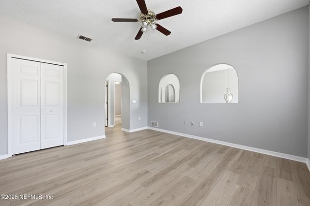 8912 SHINDLER CROSSING Drive, Jacksonville, FL 32222
