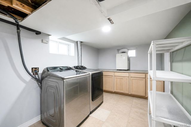 276 Dogwood Road W, Mastic Beach, NY 11951