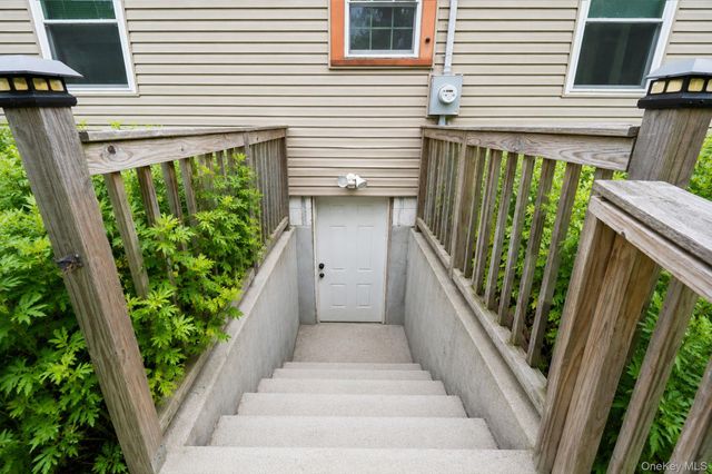 276 Dogwood Road W, Mastic Beach, NY 11951
