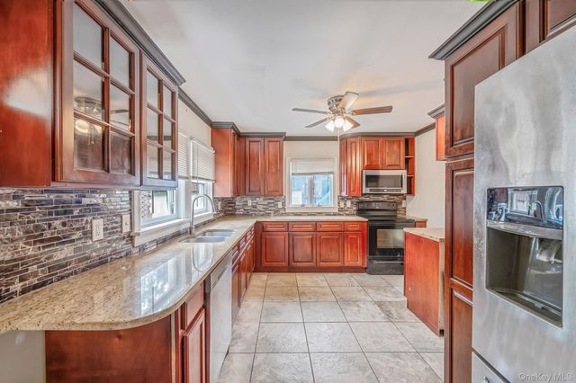 276 Dogwood Road W, Mastic Beach, NY 11951