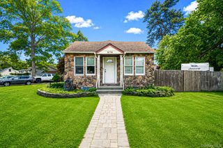 276 Dogwood Road W, Mastic Beach, NY 11951