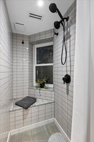 159 W Burton Place G, Chicago, IL 60610