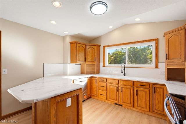 11316 Cleveland Avenue NW, Uniontown, OH 44685